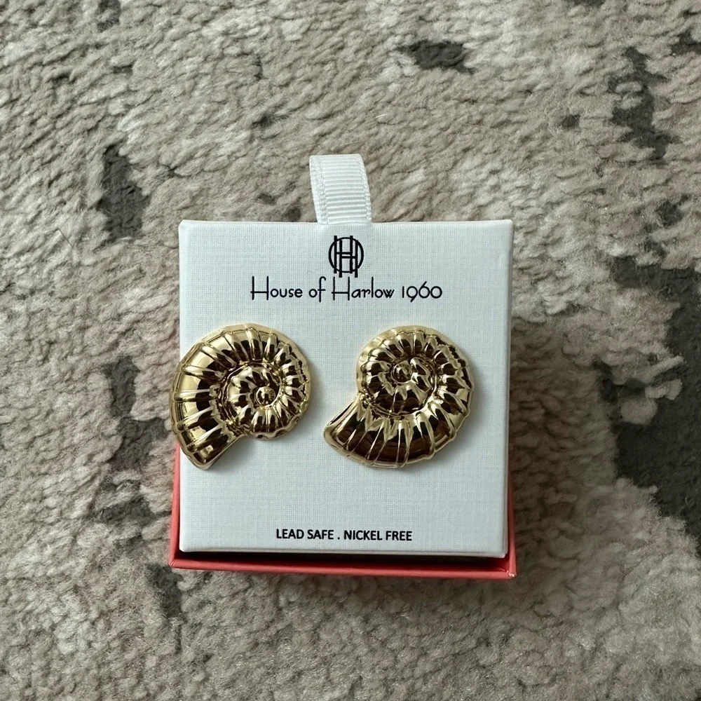 House of Harlow Gold Seashell Statement Earrings Brand New